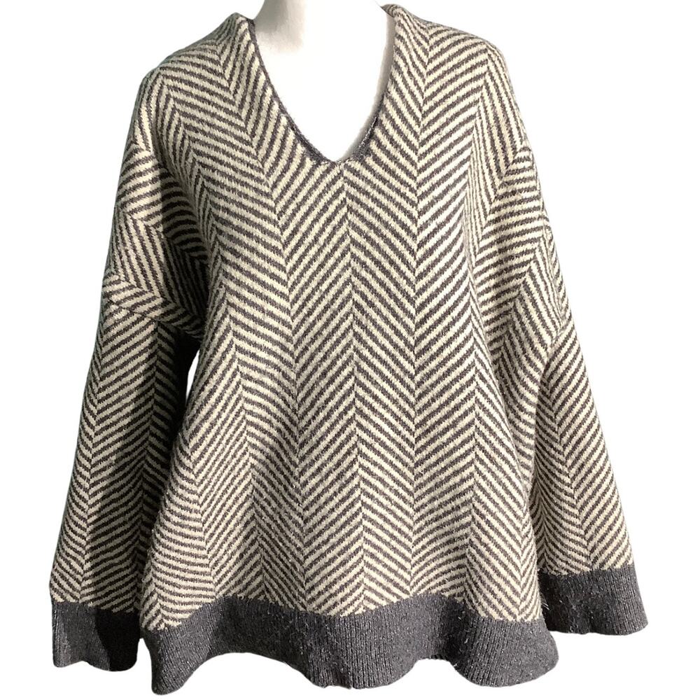 POL Gray White Chevron V-Neck Hoodie Women Small — Cozy, Boho, Oversized